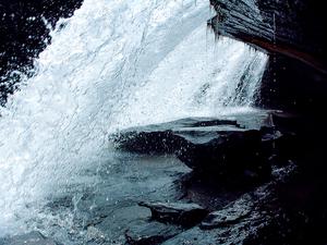 Hooker Falls From Behind